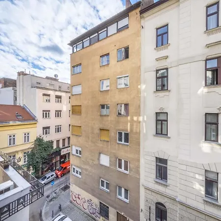 Anastasia 2 Bedrooms On Vaci Utca *