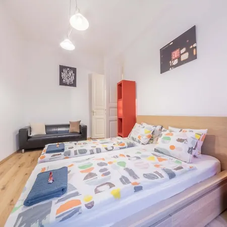 Апартаменты Anastasia 2 Bedrooms On Vaci Utca