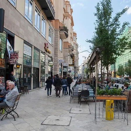 Anastasia 2 Bedrooms On Vaci Utca *