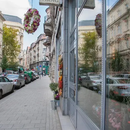 Апартаменты Anastasia 2 Bedrooms On Vaci Utca *