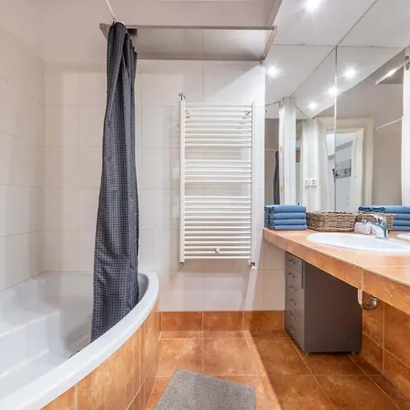 Anastasia 2 Bedrooms On Vaci Utca Апартаменты *