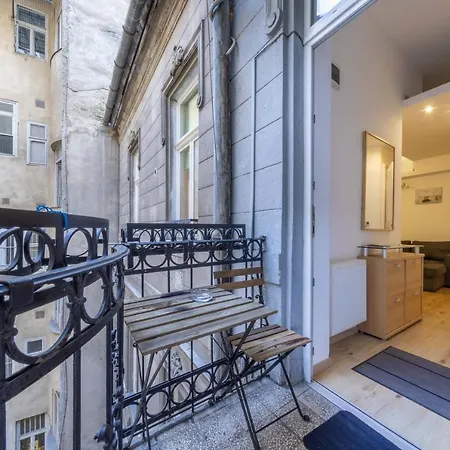 Anastasia 2 Bedrooms On Váci Utca * Budapest